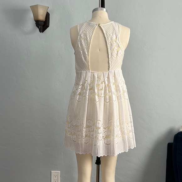 KATE SPADE SATURDAY White Lace Sleeveless Dress with Yellow Lining - Size 6 - Picture 11 of 13